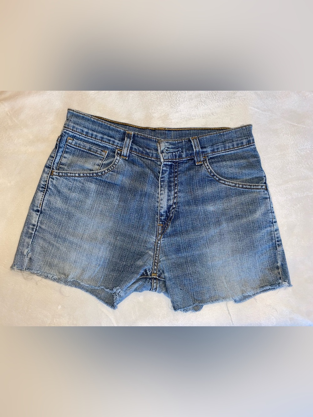 Vintage Levi's for anyone! Size 27x32 jeans cut- Light Wash Shorts 5 pocket